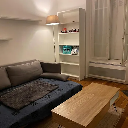 Проживание в семье Private In Paris13 Париж