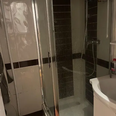 Проживание в семье Private In Paris13